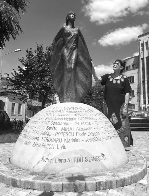 Lumea Elenei-Surdu Stănescu